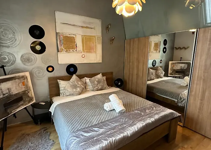 Daire The Of An Artist Gzira